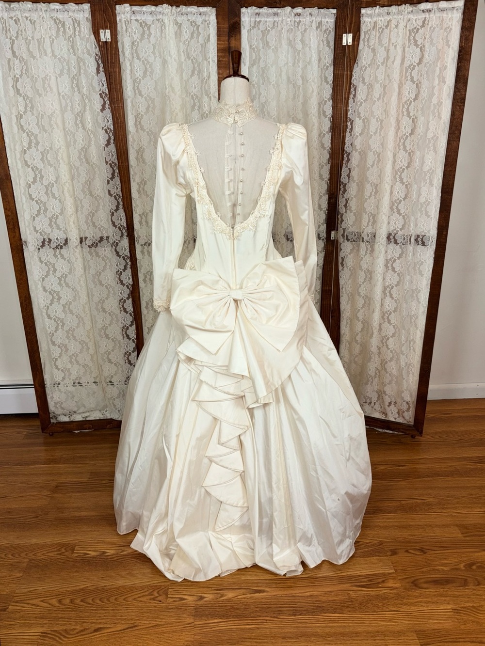 Fabulous Vintage 90s Jessica McClintock Taffeta Wedding Gown - Picture 6 of 11